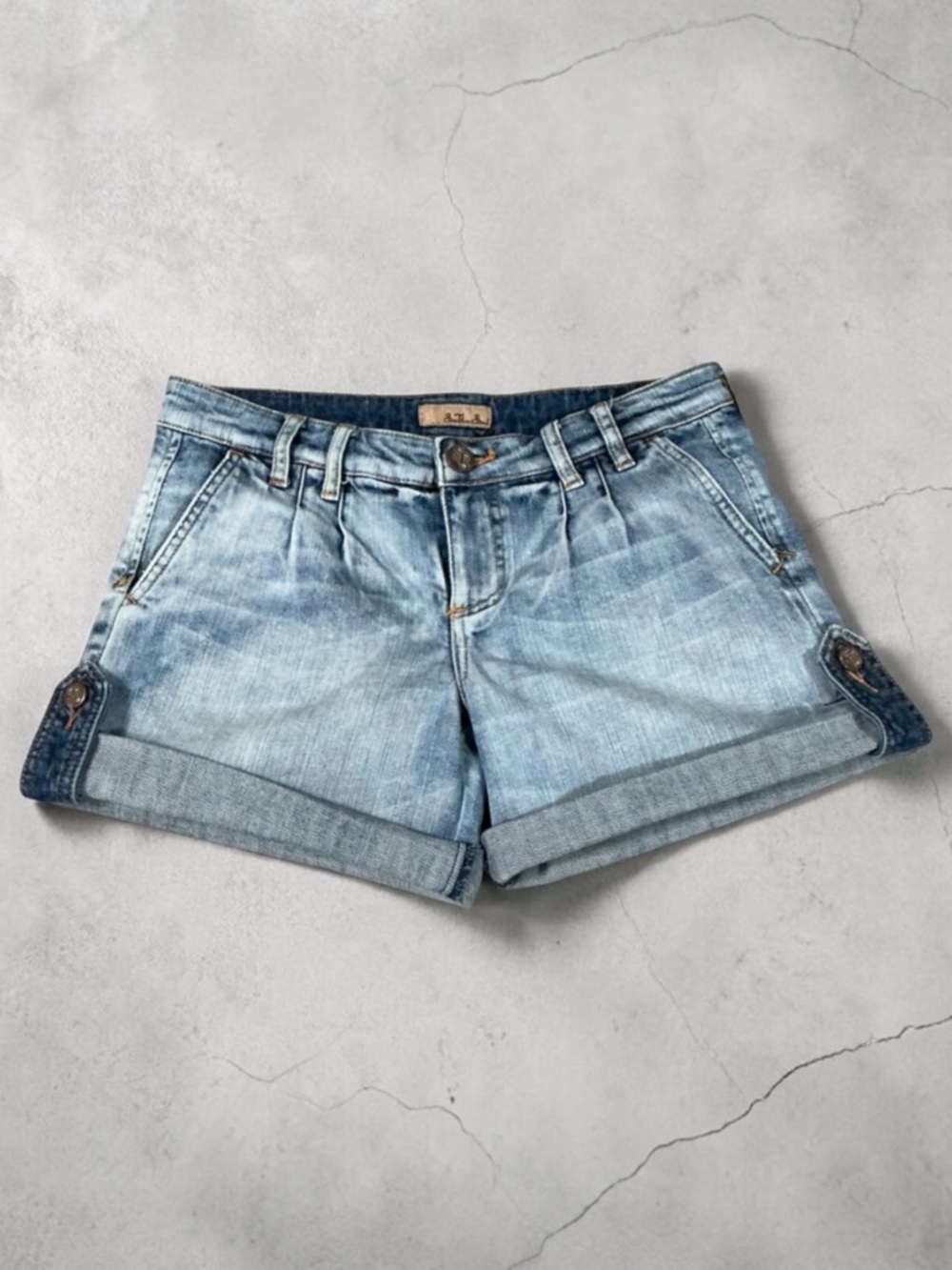 See Thru Soul Women's Pleated Light Wash Blue Jean Shorts
